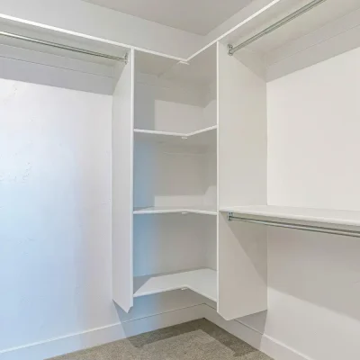 custom closet shelving